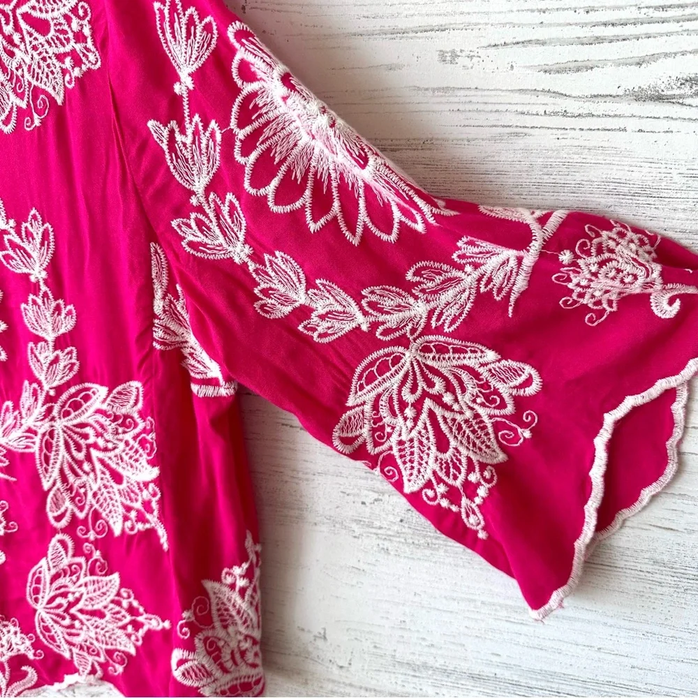 SOLITAIRE Anthropologie Embroidered Floral Boxy Cropped Trumpet Sleeve Top L - Picture 6 of 8